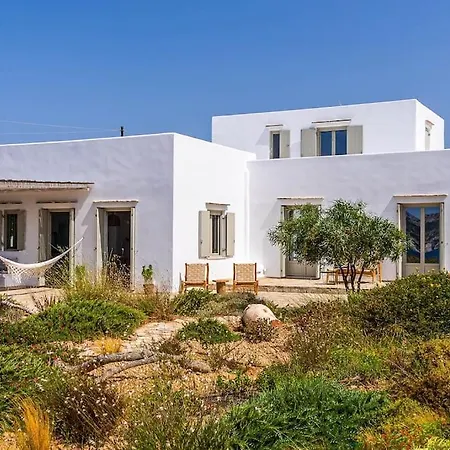 House Of Harmony - Beachfront Semesterbostad