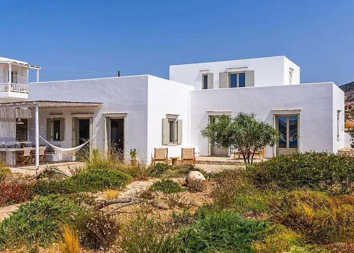 House Of Harmony - Beachfront Semesterbostad