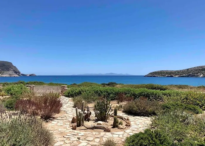 House Of Harmony - Beachfront Semesterbostad